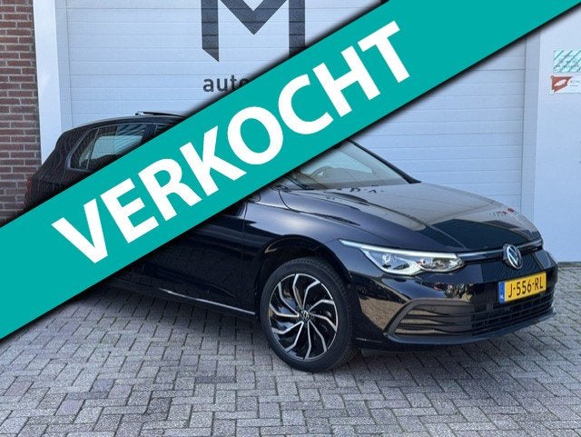 Volkswagen Golf 1.5 TSI Life -Panoramadak-LED-Sfeer-Trekhaak, Automatische klimaatregeling, Stof, 4 cilinders, Zwart