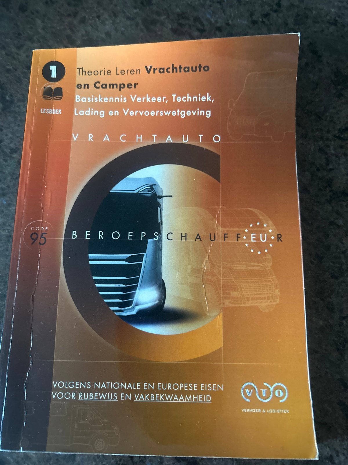 Theorie Leren Vrachtauto en Camper - Beroepschauffeur, Boeken, Ophalen of Verzenden, Gelezen, MBO