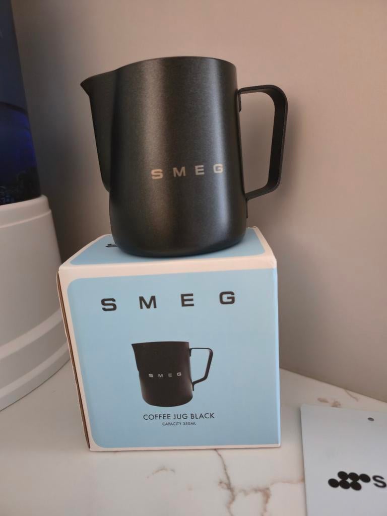 Smeg Melkopschuimer 350 ml - Nieuw in doos, Witgoed en Apparatuur, Overige modellen, Overige typen, Nieuw, Ophalen of Verzenden