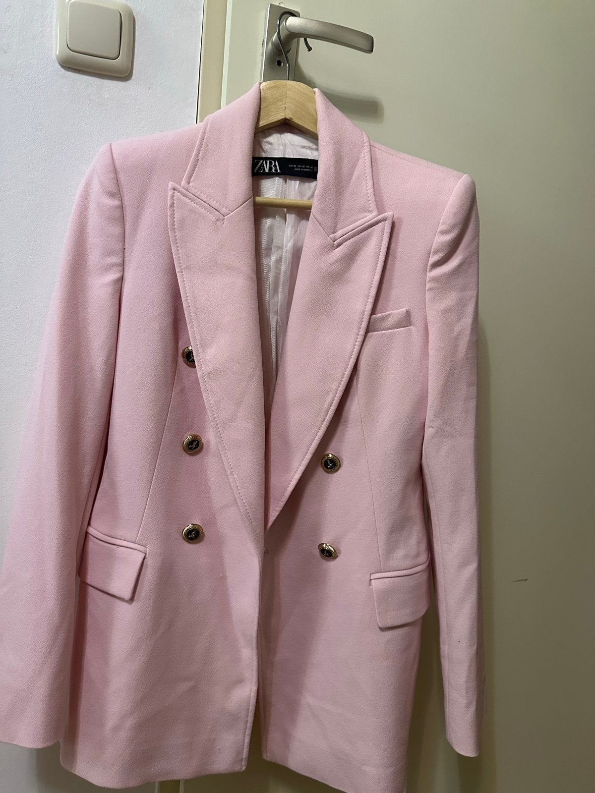 Zara Roze Blazer met Gouden Knopen - Maat XS, Kleding | Dames, Ophalen of Verzenden, Zo goed als nieuw, Jasje, Roze