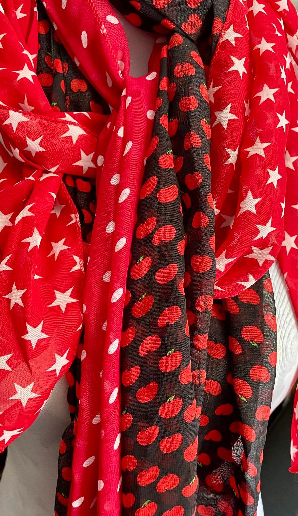 Dames sjaaltjes 12 stuks rood wit , zwart rood , ster stip, Verzenden, Nieuw, Maat 36 (S), Sjaal