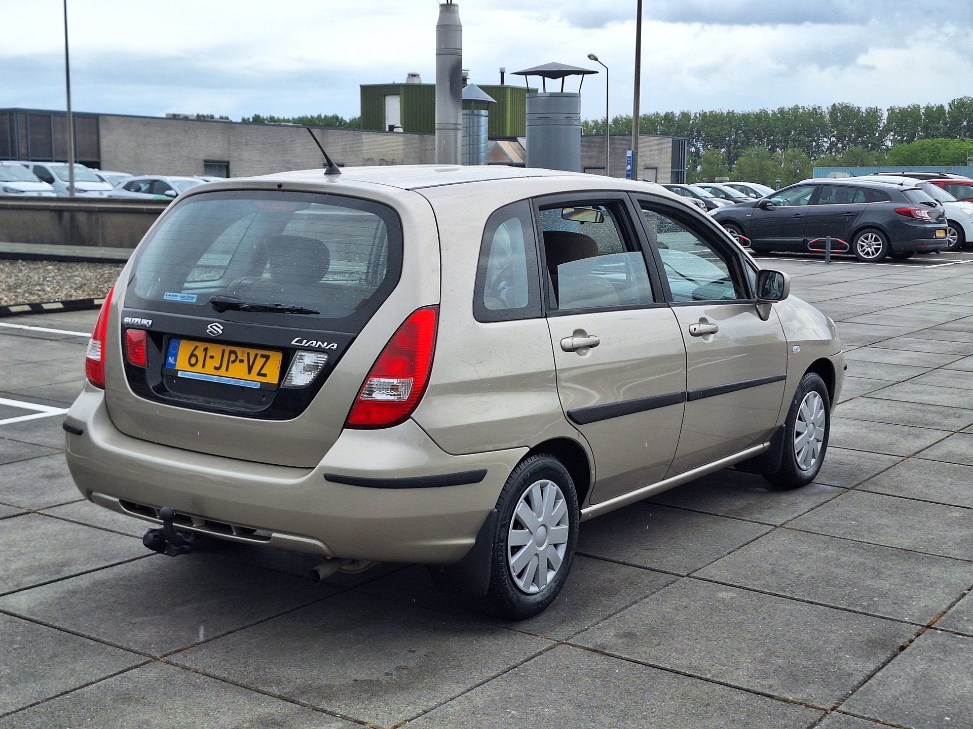 Suzuki Liana €2248,-1.6 GLX Apk 07/2027 Airco + Trekhaak, Auto's, Suzuki, Voorwielaandrijving, Stof, Gebruikt, Beige