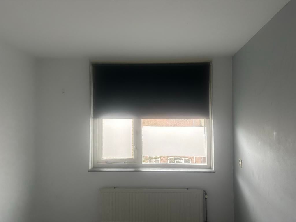 Donkergrijs rolgordijn 176x156 cm - Zonsverduisterend, Ophalen, Zo goed als nieuw, Grijs, 150 tot 200 cm