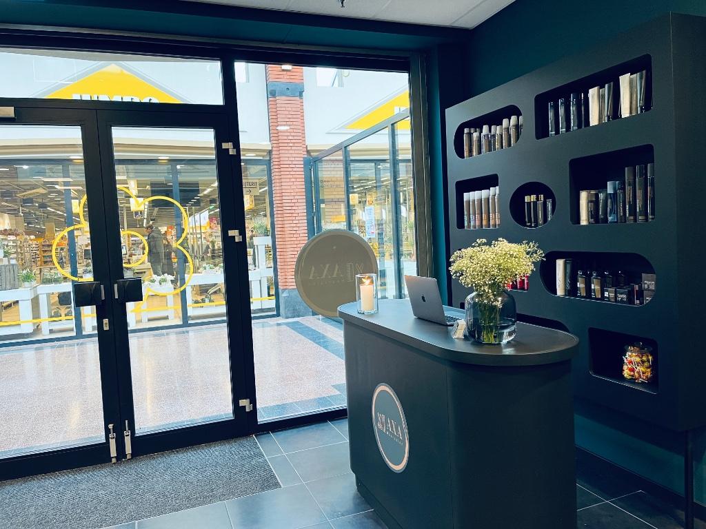 Kappersalon Te Koop - Direct Overname Mogelijk!, Knippen