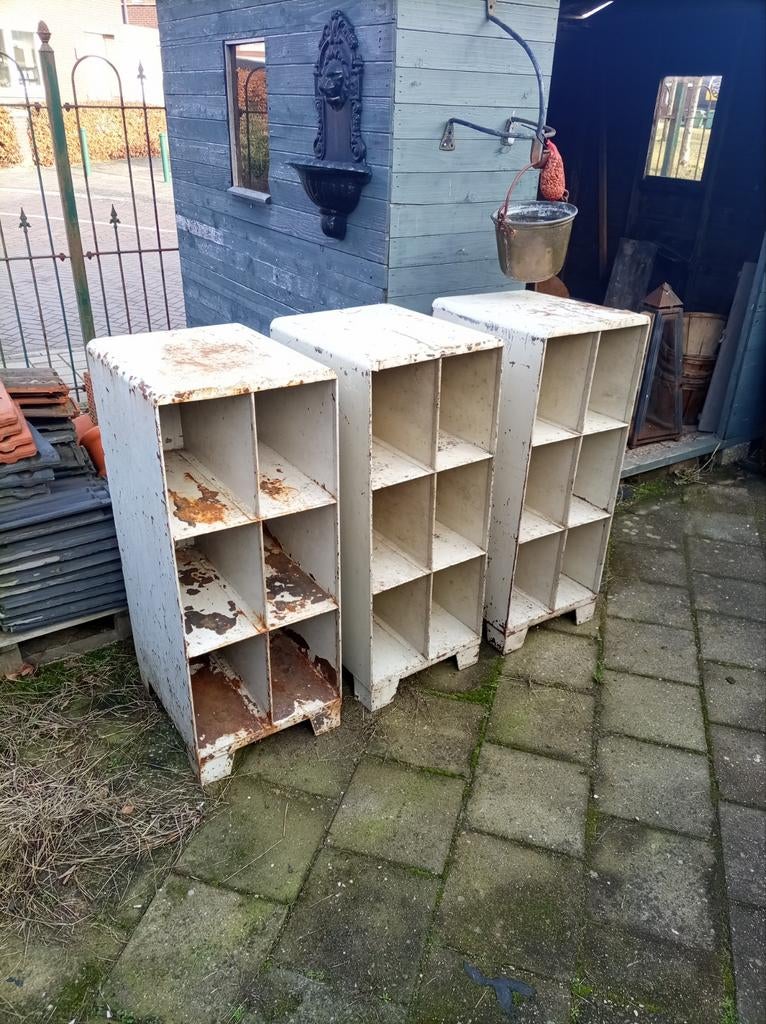 3x Vintage Industriële Vakkenkast van Staal (prijs verlaagd), Huis en Inrichting, Kasten | Stellingkasten, Gebruikt, Ophalen