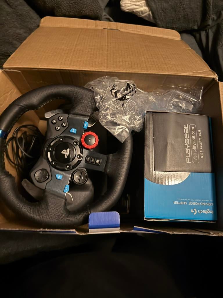 G29 stuur met logitech shifter, Spelcomputers en Games, Spelcomputers | Sony PlayStation Consoles | Accessoires, Zo goed als nieuw