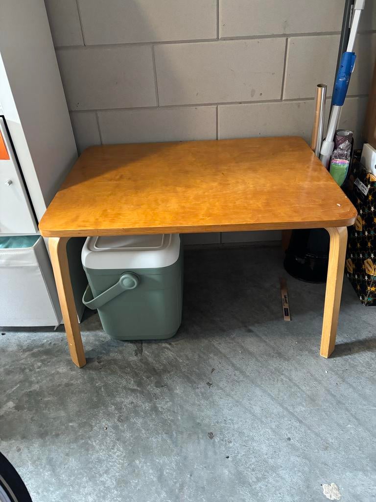 Opgeknapte Playwood Bijzettafel / Kindertafel, Huis en Inrichting, Tafels | Eettafels, Ophalen, Minder dan 50 cm, Gebruikt, 50 tot 100 cm