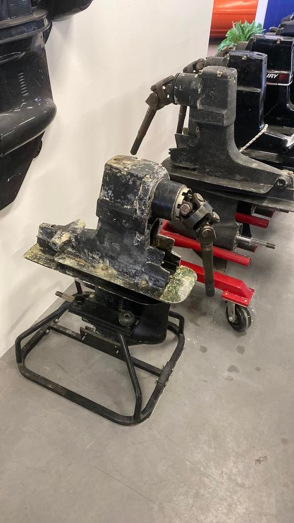 Gebruikte Mercruiser Gen 2 staart compleet onder en boven, Watersport en Boten, Accessoires en Onderhoud, Gebruikt, Motor en Techniek