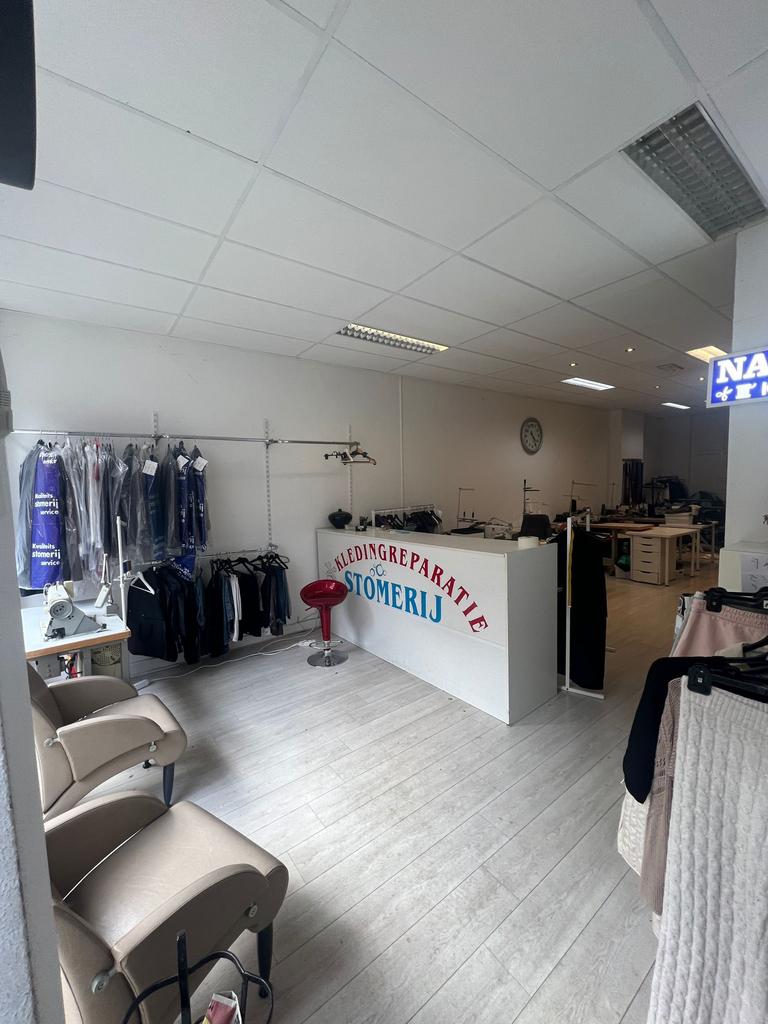 Kledingreparatiewinkel in Amsterdam Oost – Instapklaar