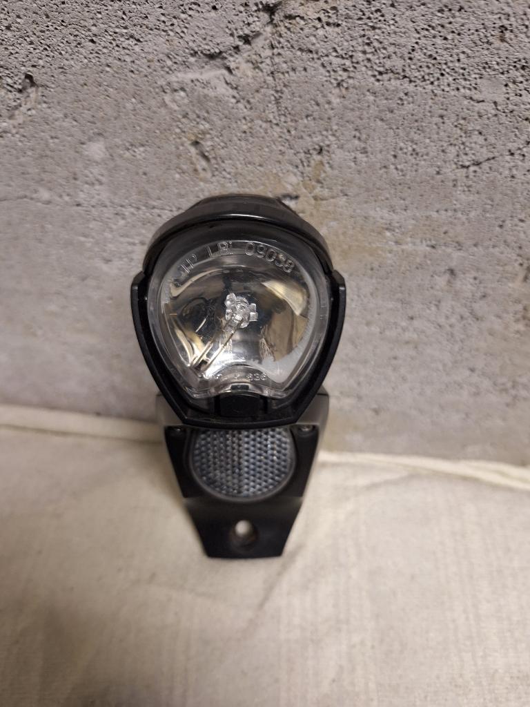 IN ZEER NETTE STAAT KOPLAMP VOOR GAZELLE E-BIKE, Waterbestendig, Voorlicht, Ophalen of Verzenden, Zo goed als nieuw