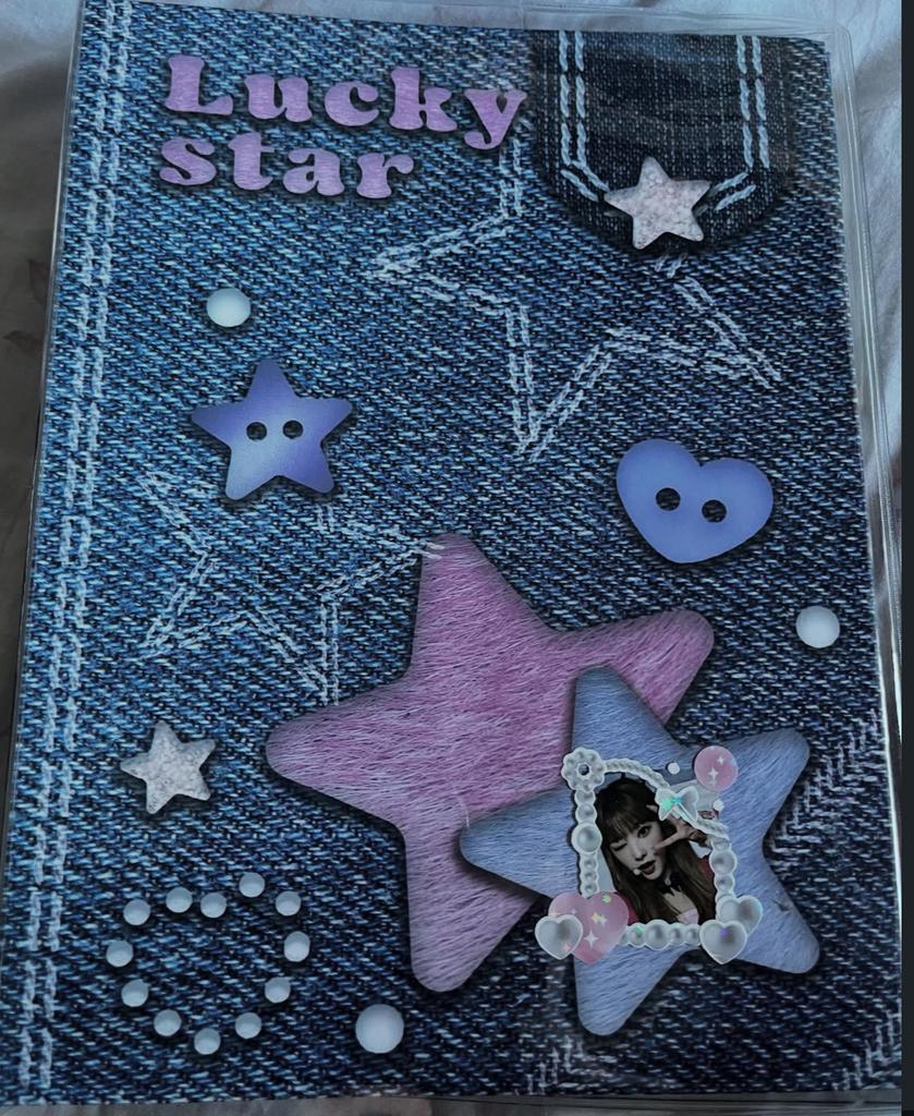 Newjeans binder haerin, Verzenden, Zo goed als nieuw, Overige niveaus