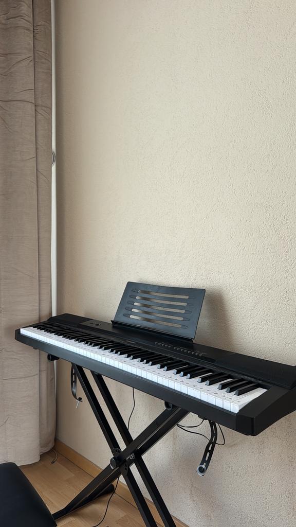 Keyboard met standaard en kruk - Complete set!, Gebruikt, 88 toetsen, Aanslaggevoelig, Ophalen
