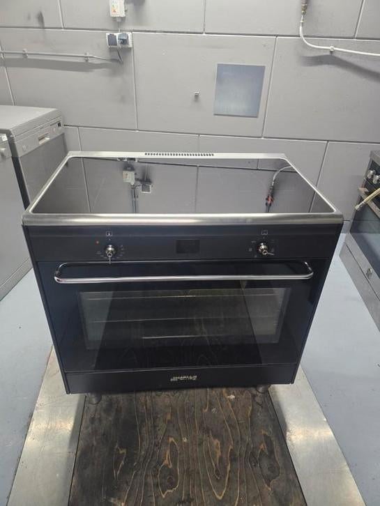 SMEG inductiefornuis 90 vm, 60 cm of meer, Ophalen of Verzenden, Zo goed als nieuw, Inductie