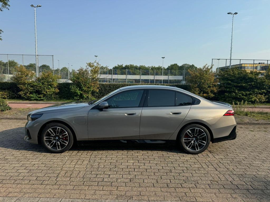 Originele NW BMW 19" M sport G60 G61 Styling 935M Velgen, Auto-onderdelen, Banden en Velgen, 245 mm, Banden en Velgen, Nieuw, Personenwagen