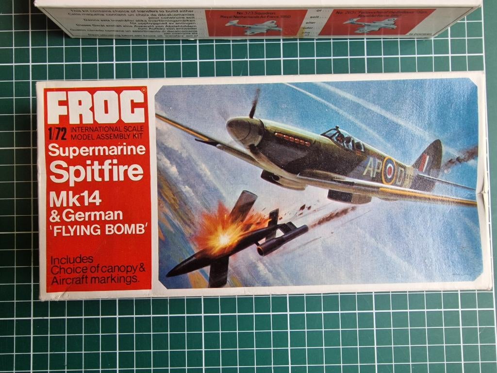 Spifire Mk.14 & V-1 Flying Bomb 1/72 Frog F194 Issued 1970, Overige merken, 1:72 tot 1:144, Ophalen of Verzenden, Zo goed als nieuw