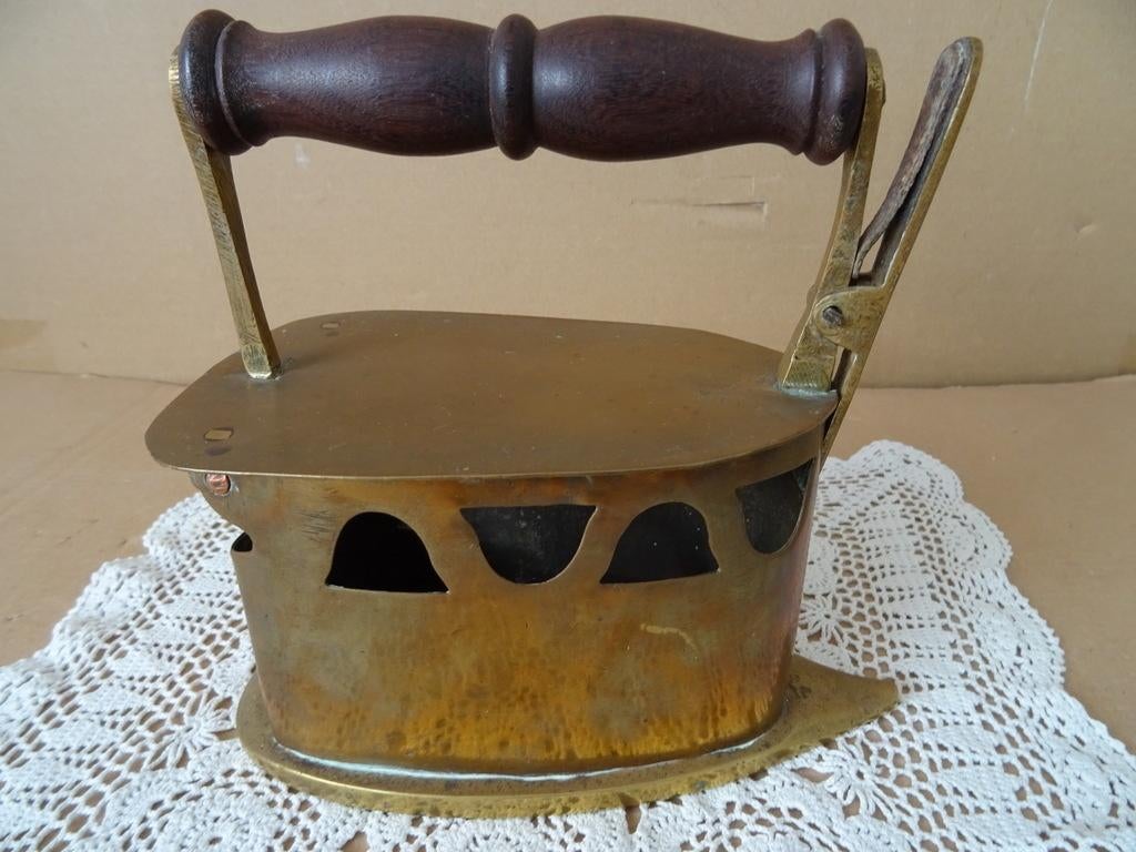 Antiek strijkijzer antiek koperen strijkijzer kolen 1860, Antiek en Kunst, Antiek | Koper en Brons, Ophalen of Verzenden, Koper
