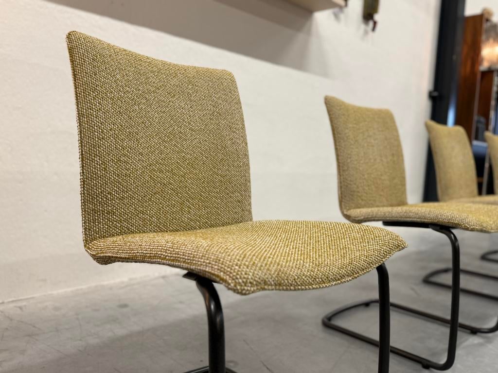 4 Nieuw Leolux Freyr Eetkamerstoel Safire Stof Design Stoel, Leolux, Overige kleuren, Nieuw, Ophalen of Verzenden