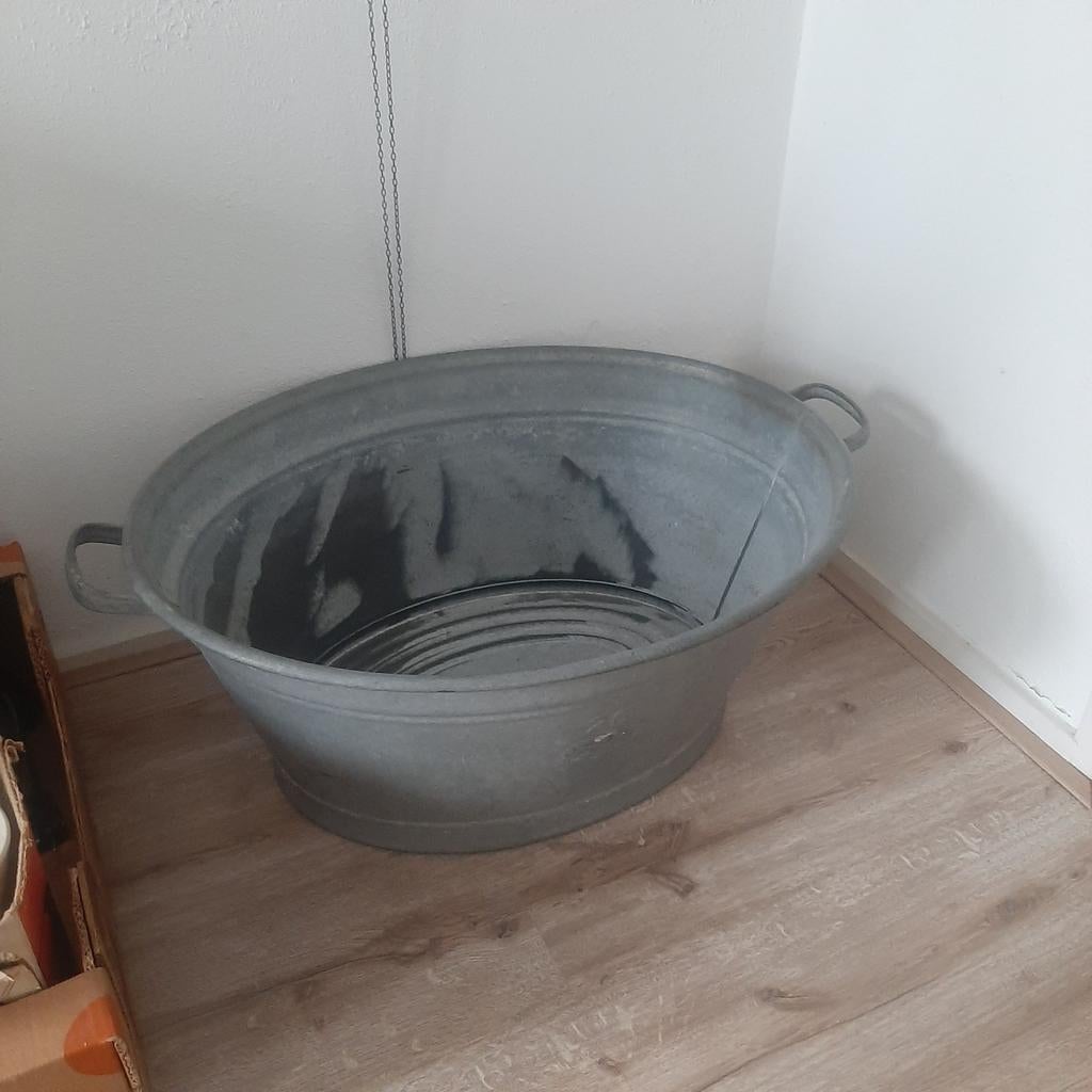 Grote zinken teil, Ophalen, Zo goed als nieuw, Rond, Riet