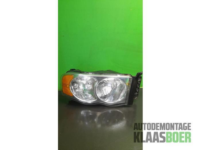 Koplamp rechts van een Dodge RAM, Ophalen of Verzenden, 6 maanden garantie, Gebruikt, Dodge