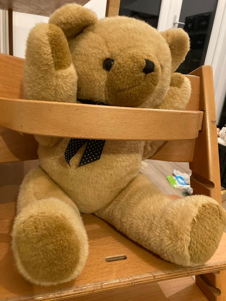 Schattige Teddybeer met Strik, freddy teddy beer, Kinderen en Baby's, Speelgoed | Knuffels en Pluche, Ophalen of Verzenden, Zo goed als nieuw