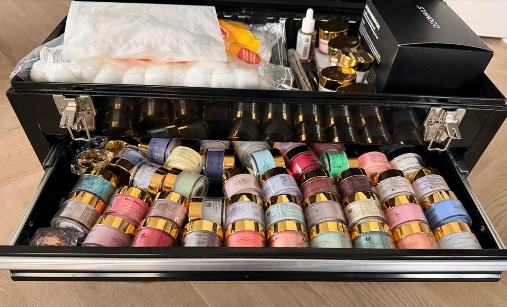 Doonails Dipping Powders en Accessoires + koffer, Ophalen of Verzenden, Zo goed als nieuw, Overige kleuren, Handen en Nagels