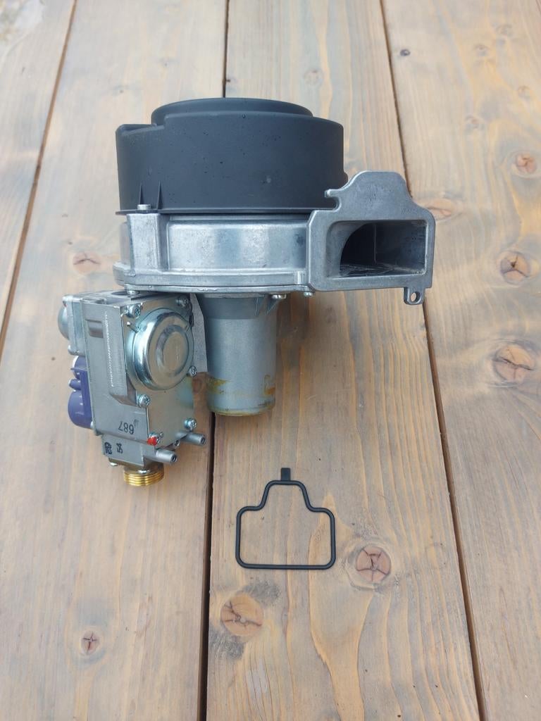 Atag Q25 ventilator G1G126-AC13-24 inclusief gasblok, Gebruikt, Minder dan 30 cm, Cv-ketel of Combi-ketel, Minder dan 60 cm