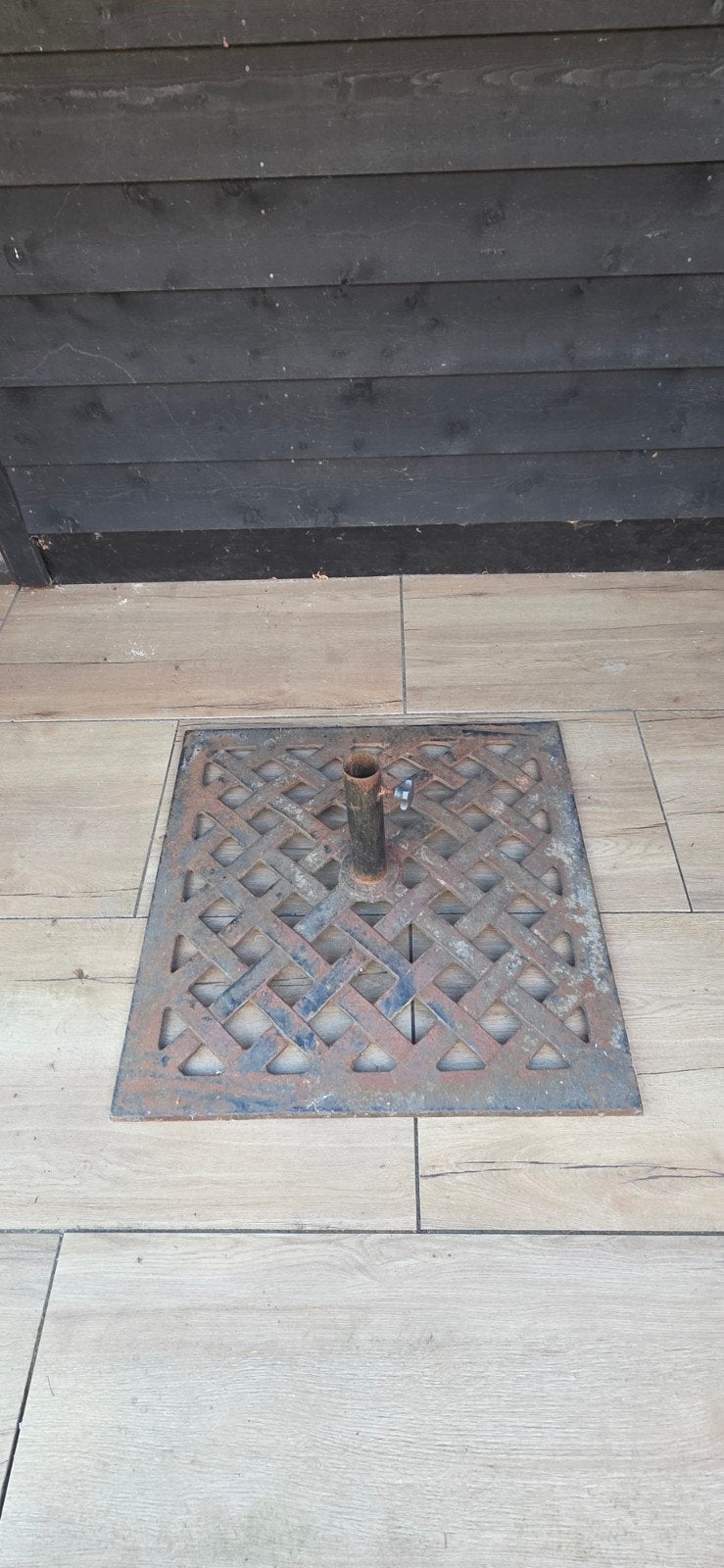 Robuuste parasolvoet van gietijzer, Tuin en Terras, Ophalen, Gebruikt, Minder dan 1 meter, Parasolvoet