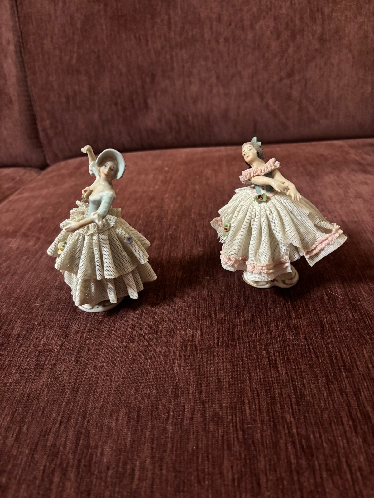 Royal Dux Bohemia Porseleinen Beeldjes - Dames in Kant, Verzenden