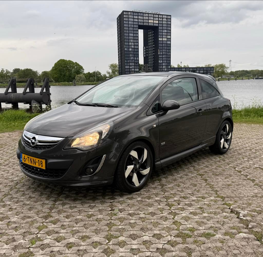 Opel Corsa Design edition UPC 1.2 Bi-fuel 83pk 3d 2014 Grijs, Auto's, Voorwielaandrijving, 83 pk, 4 cilinders, 1229 cc