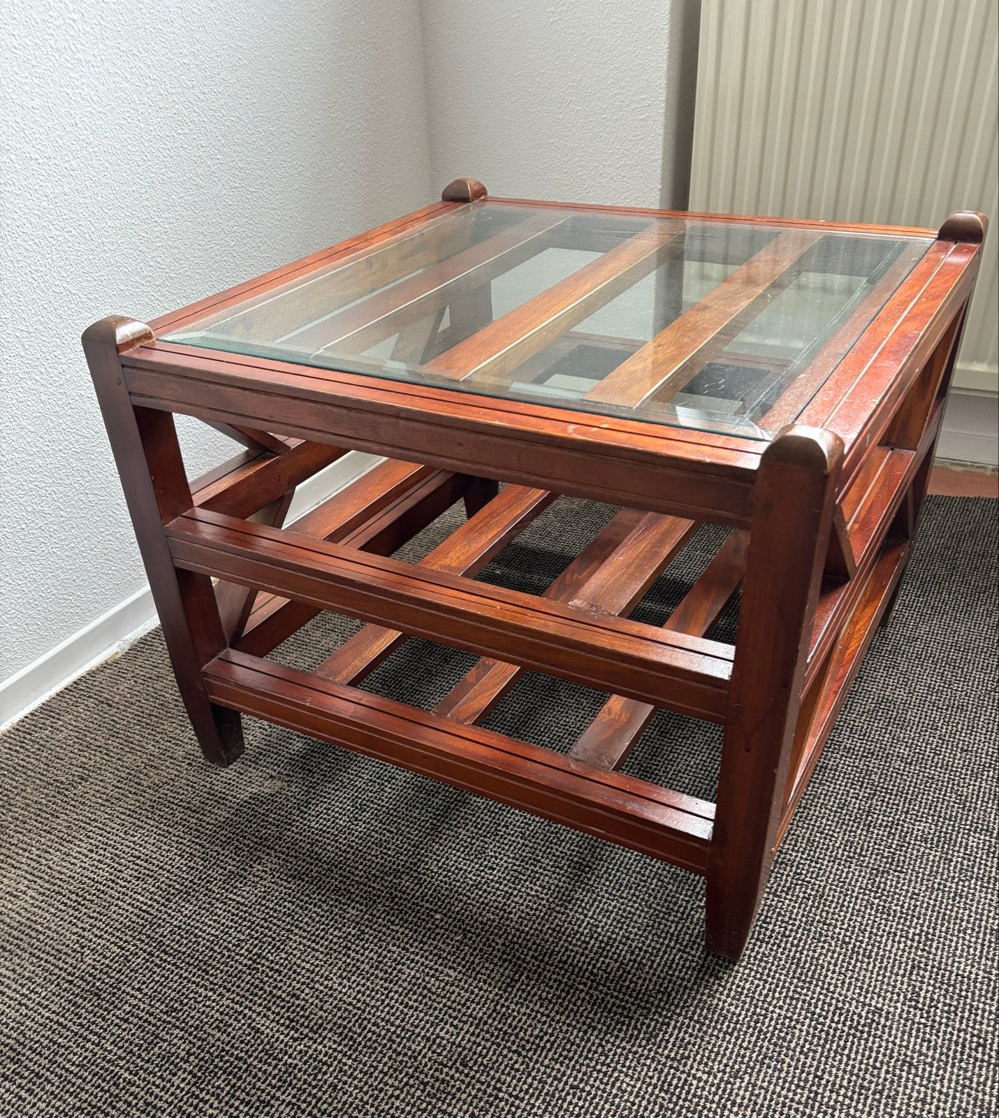 2 Mahonie hout Bijzet-Salontafels met Facet Geslepen Glas, Ophalen, Gebruikt, 50 tot 100 cm, Klassiek