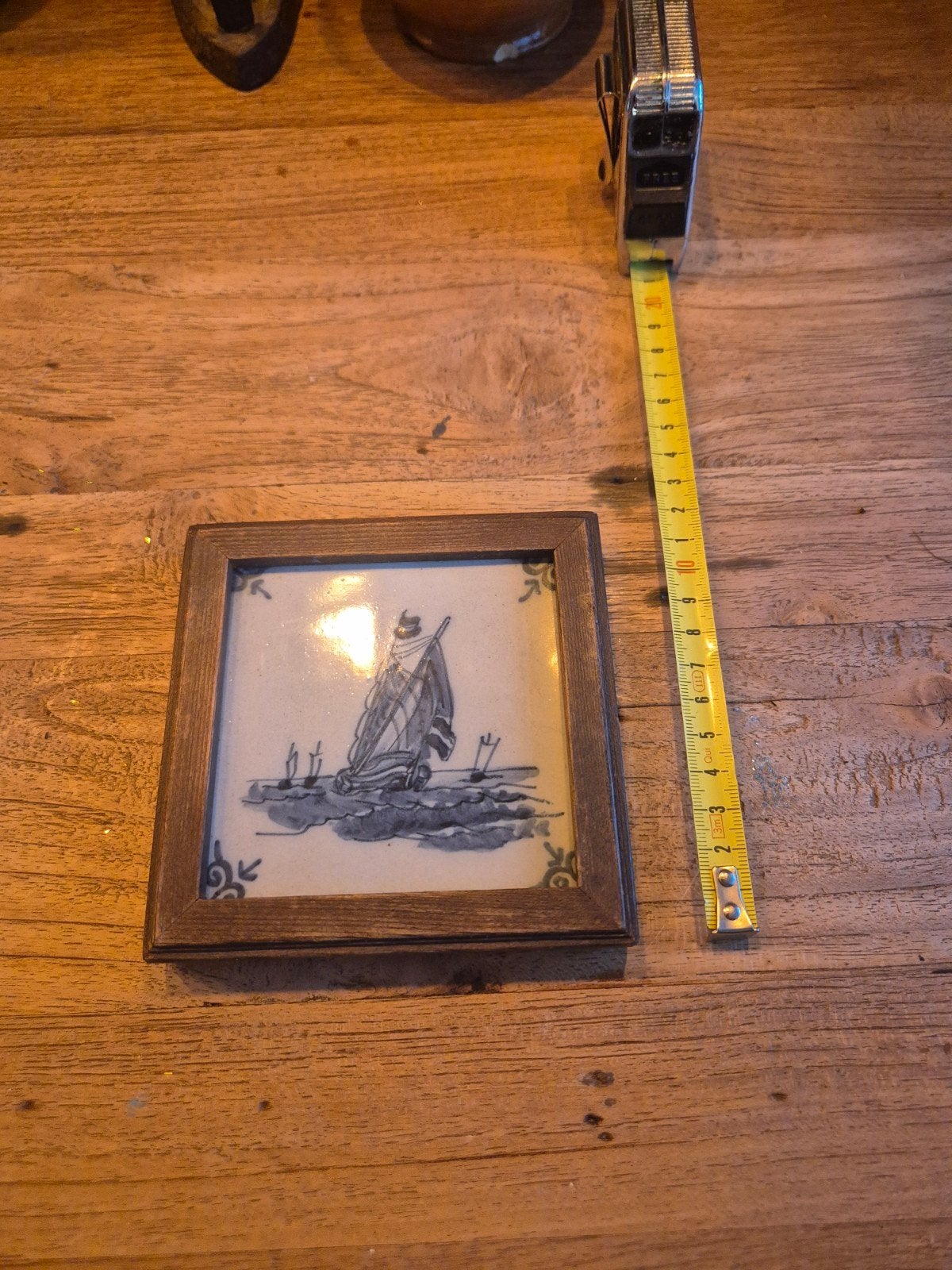 Delfts blauw tegeltje met zeilschip in houten lijst, Ophalen of Verzenden