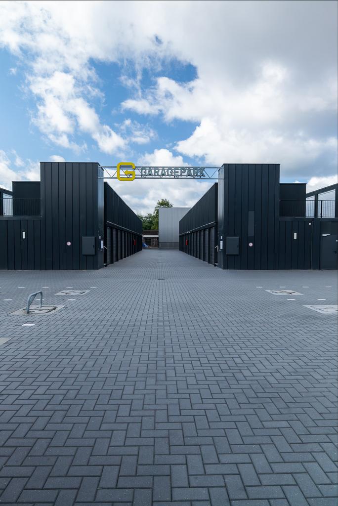 Te koop: Parkeerplaats Venlo - 3x5,5m  met toiletgebouw, Ophalen