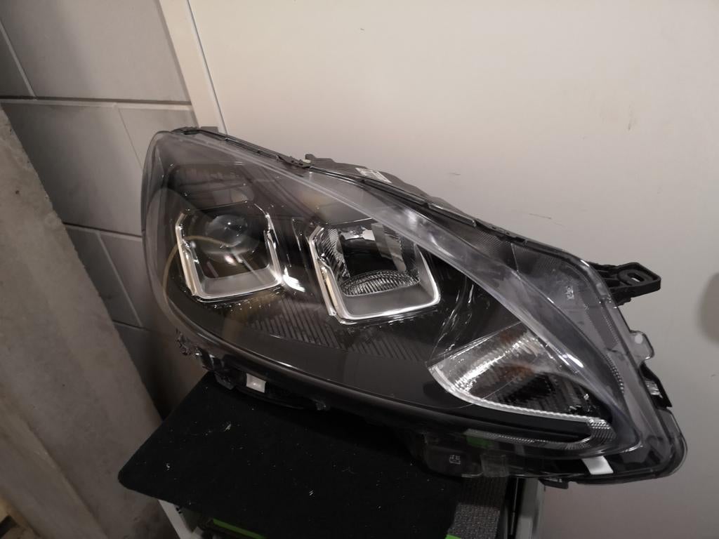 Ford Escape koplamp R Led, Ophalen of Verzenden, Gebruikt, Ford