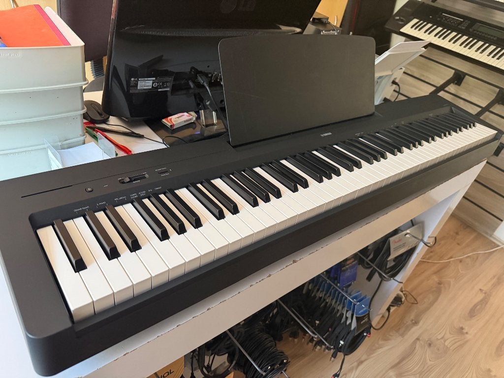 Yamaha p145 bt, Ophalen, Gebruikt, Zwart, Digitaal