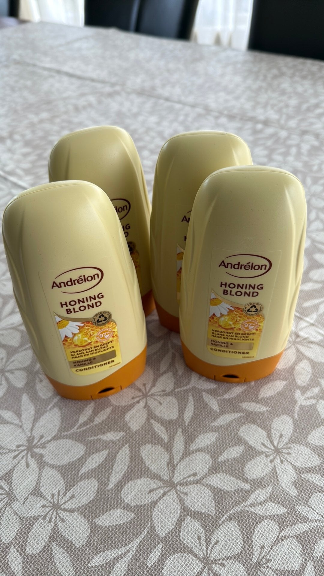 Andrélon honing blond conditioner 4 stuks €8,-, Ophalen of Verzenden, Zo goed als nieuw, Bad & Douche