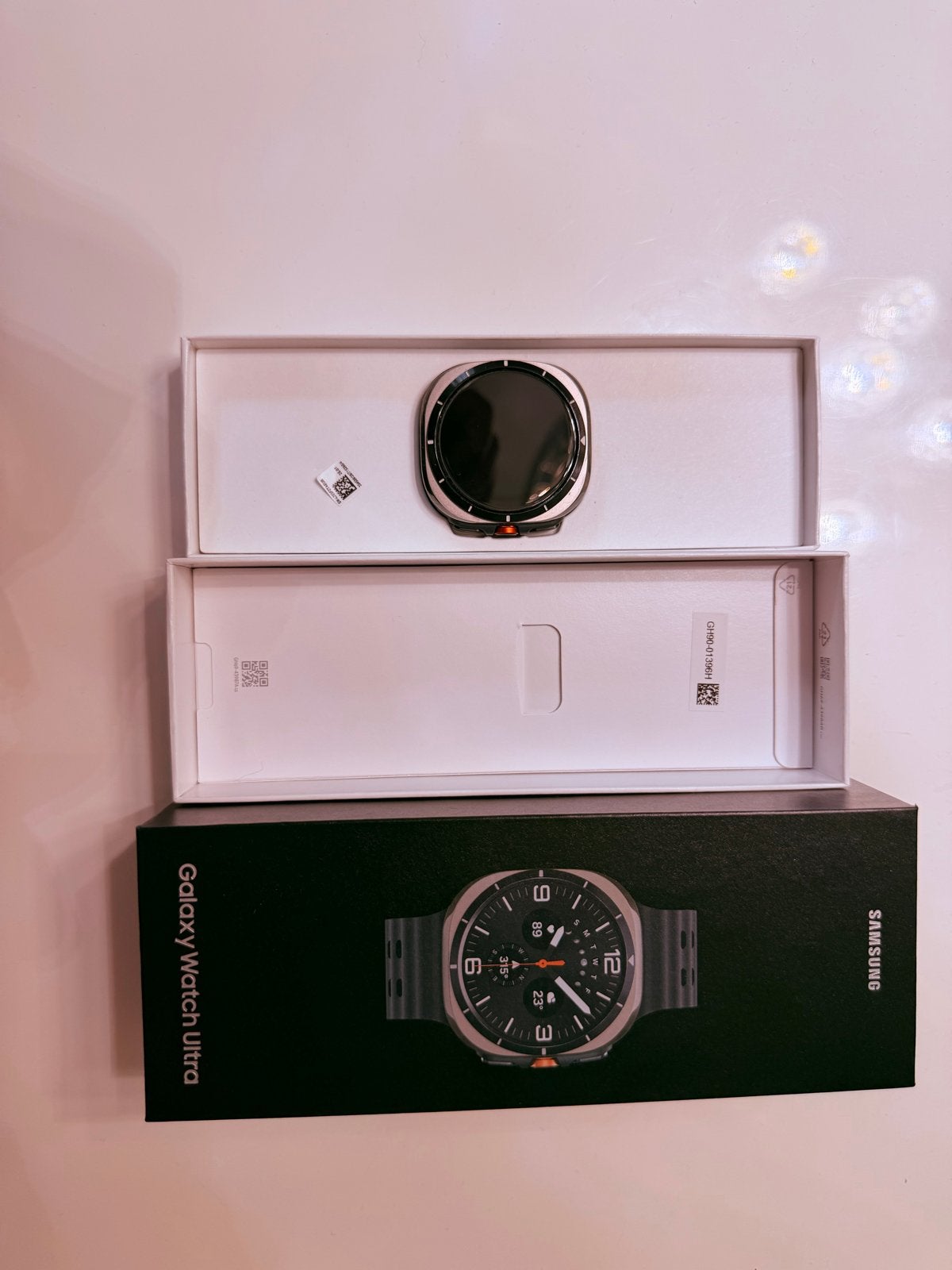 Samsung Galaxy Watch Ultra met 2 smart tag 2, Afstand, Ophalen of Verzenden, Zo goed als nieuw, Waterdicht