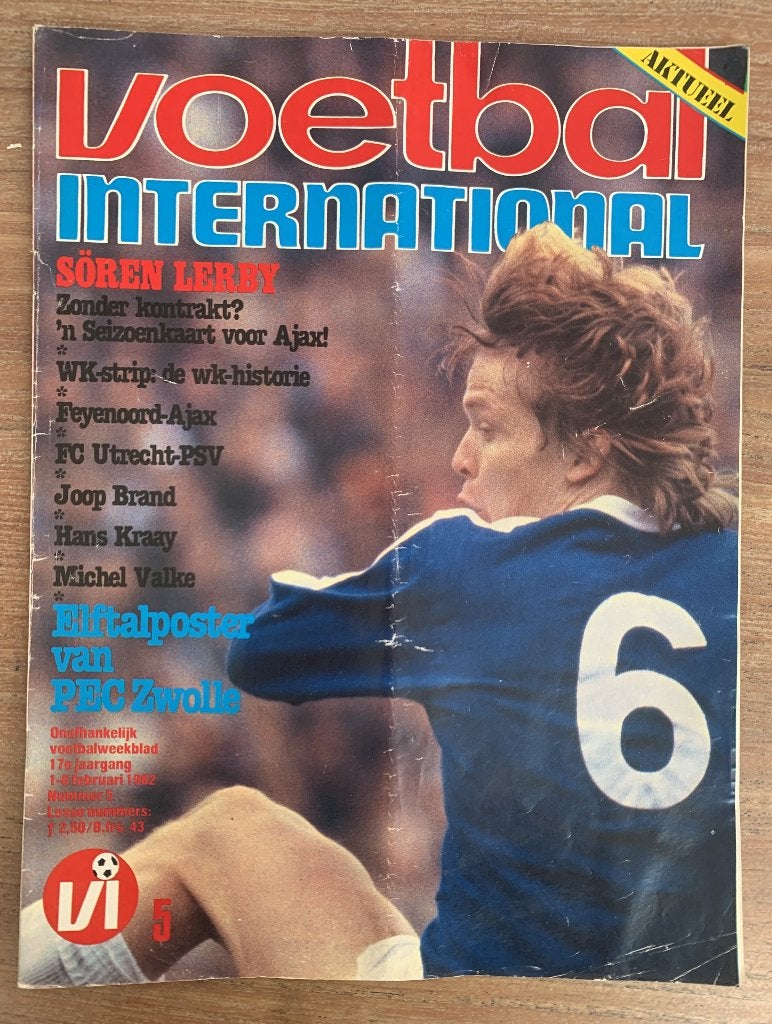 Voetbal International VI Div. tijdschriften uit 1982 / €1,50, Ophalen of Verzenden, Zo goed als nieuw, AZ, Boek of Tijdschrift