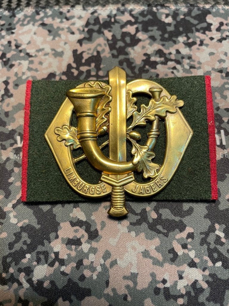 baretembleem Limburgse Jagers 11 gaats, Ophalen of Verzenden, Landmacht, Nederland, Embleem of Badge