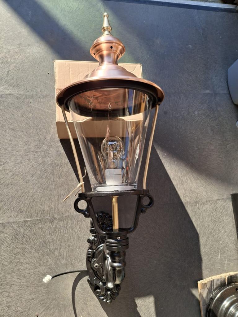 Nieuwe buitenlamp met koperen kap, echt glas, Ophalen, Netvoeding, Minder dan 50 watt, Wandlamp