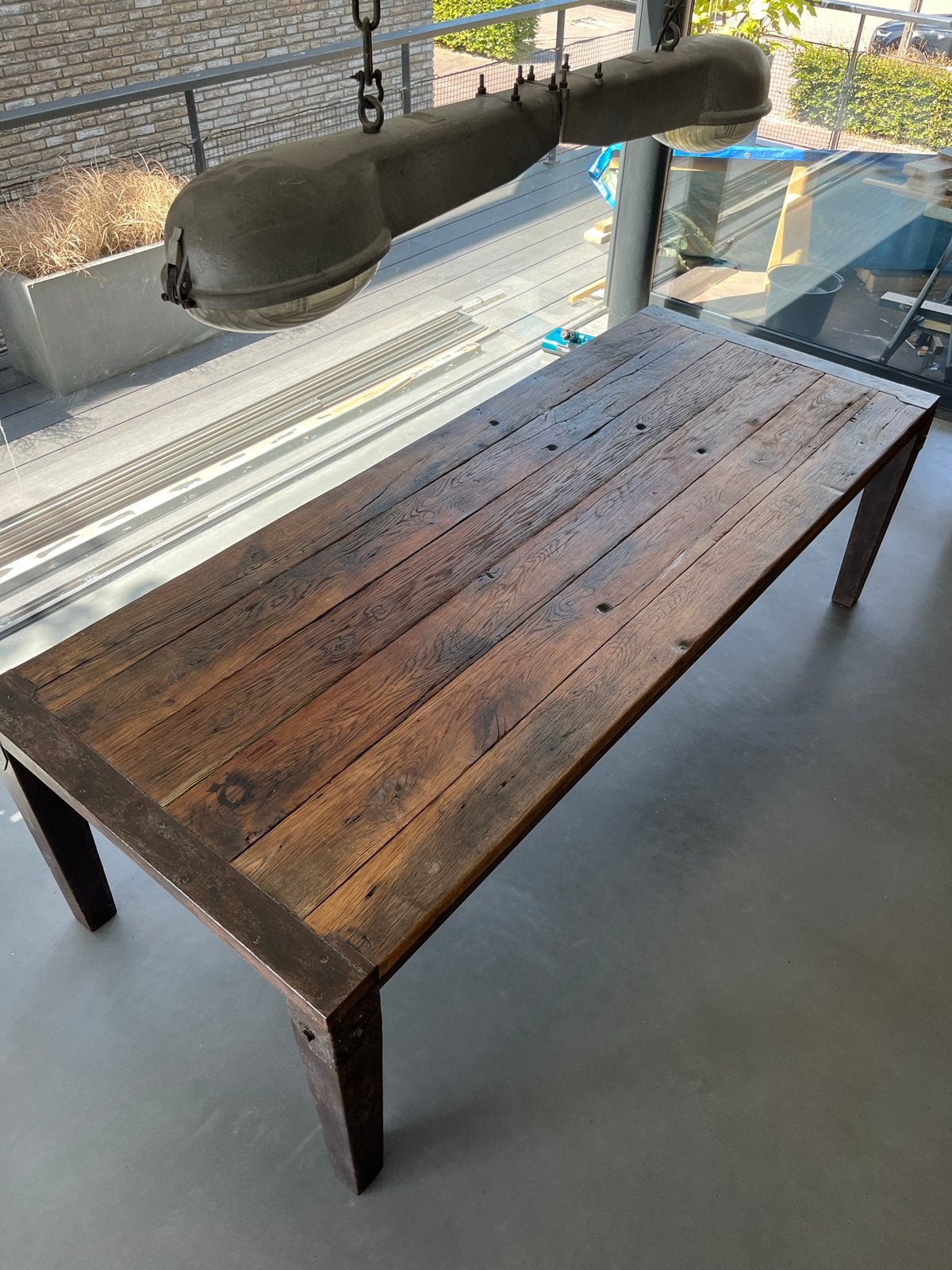 Industriële eettafel van massief hout & staal, Ophalen, Gebruikt, Eikenhout, 200 cm of meer