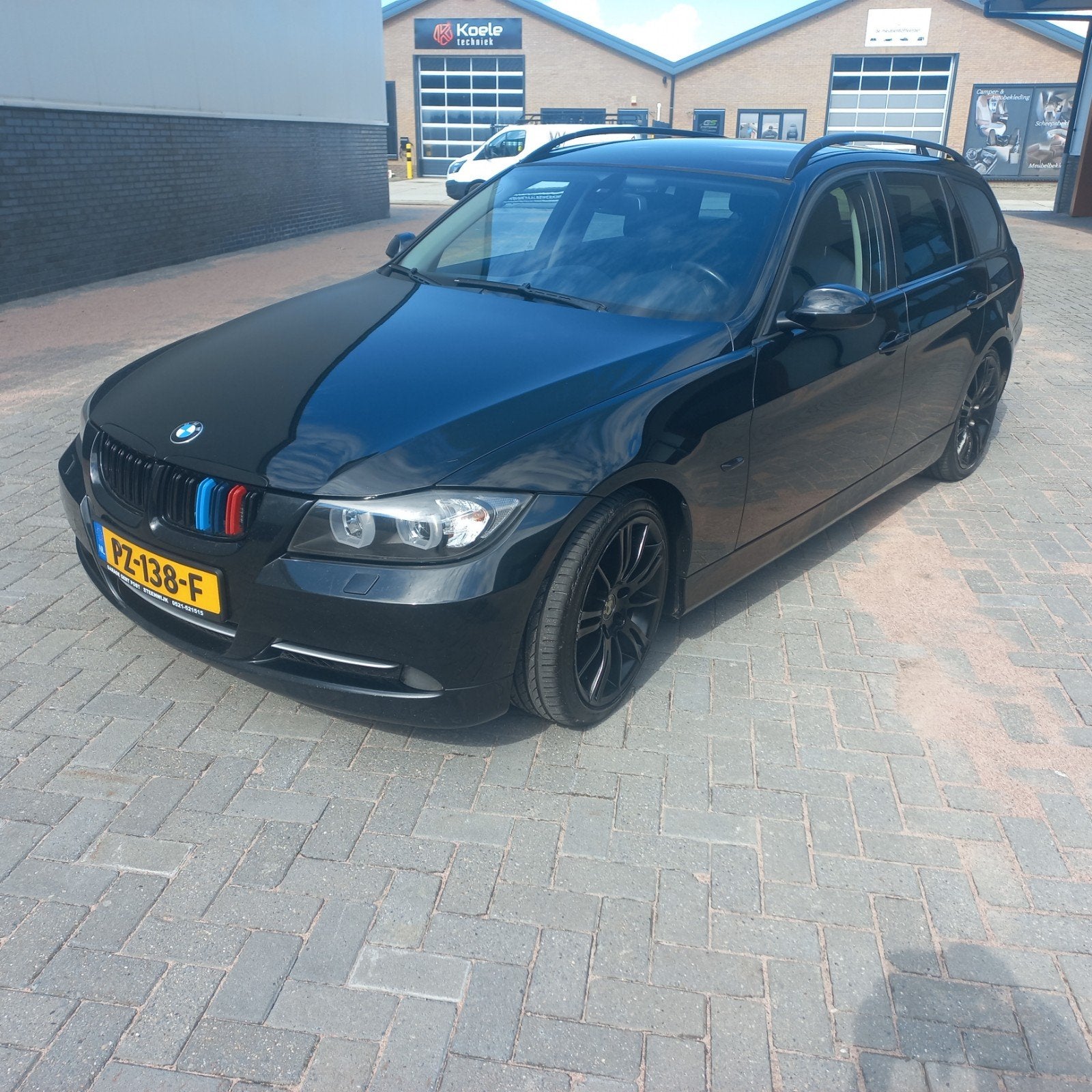 BMW 3-Serie 2.0 318 I Touring 2006 Zwart airco! koopje!!, Auto's, BMW, 13 km/l, Automatische klimaatregeling, 4 cilinders, 129 pk