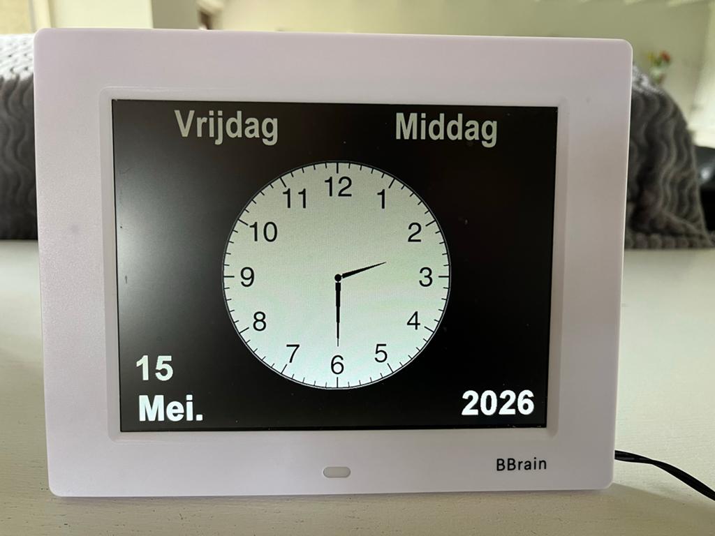 BBrain Dementieklok - Analoge & Digitale Kalenderklok, Ophalen of Verzenden, Zo goed als nieuw, Digitaal, Wekker of Tafelklok