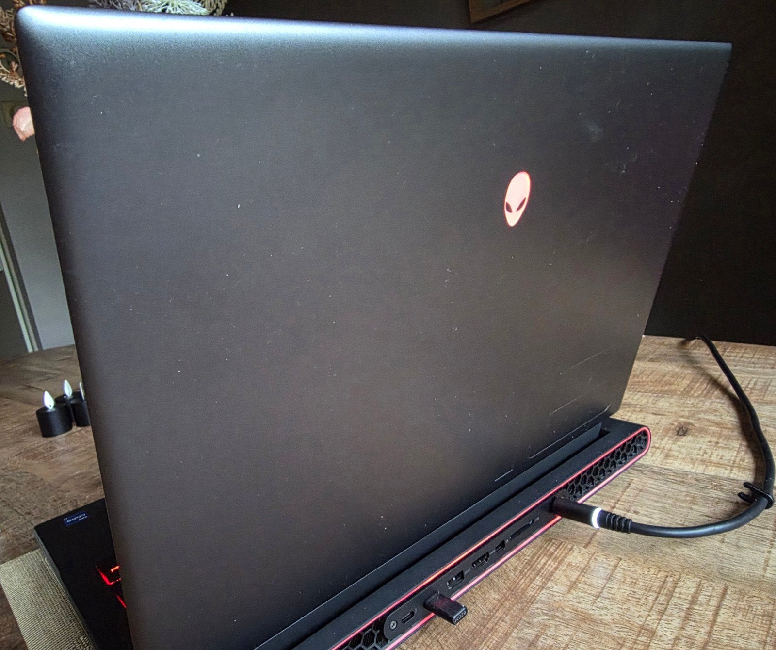 Foto 6 van Alienware Gaming Laptop - Krachtige Prestaties