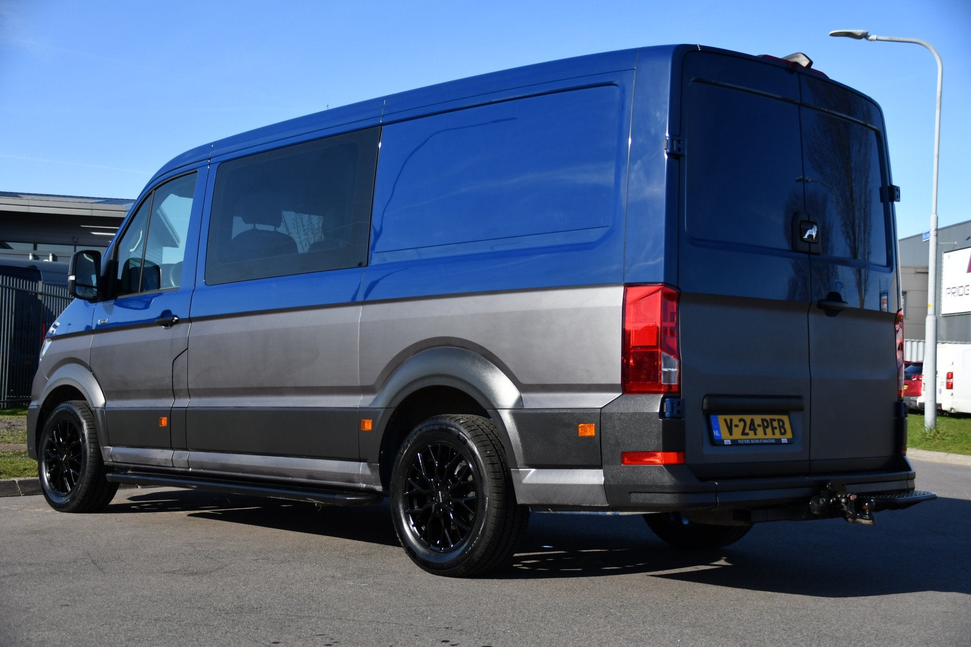 MAN TGE 3.180 35 2.0 L3H2 4x4 DC Cruise, Camera, Carplay, LE, Auto's, Automaat, Stof, Gebruikt, Euro 6