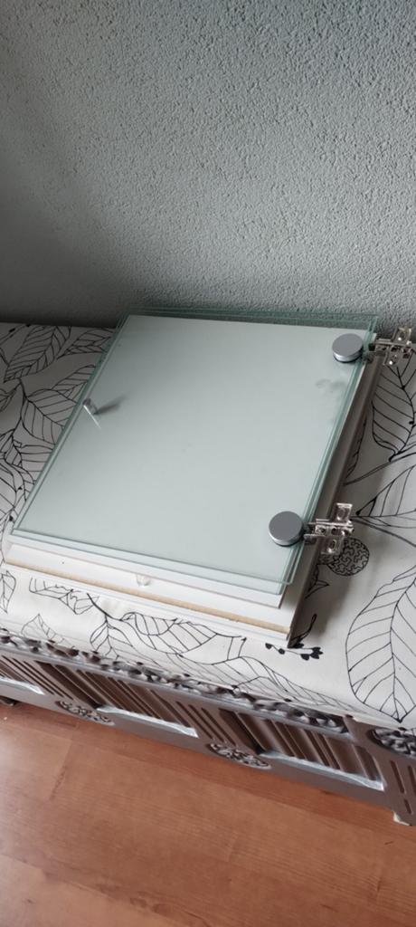 Kallax vitrine ikea, Huis en Inrichting, Kasten | Vitrinekasten, Ophalen, 25 tot 50 cm, 50 tot 100 cm, Minder dan 100 cm