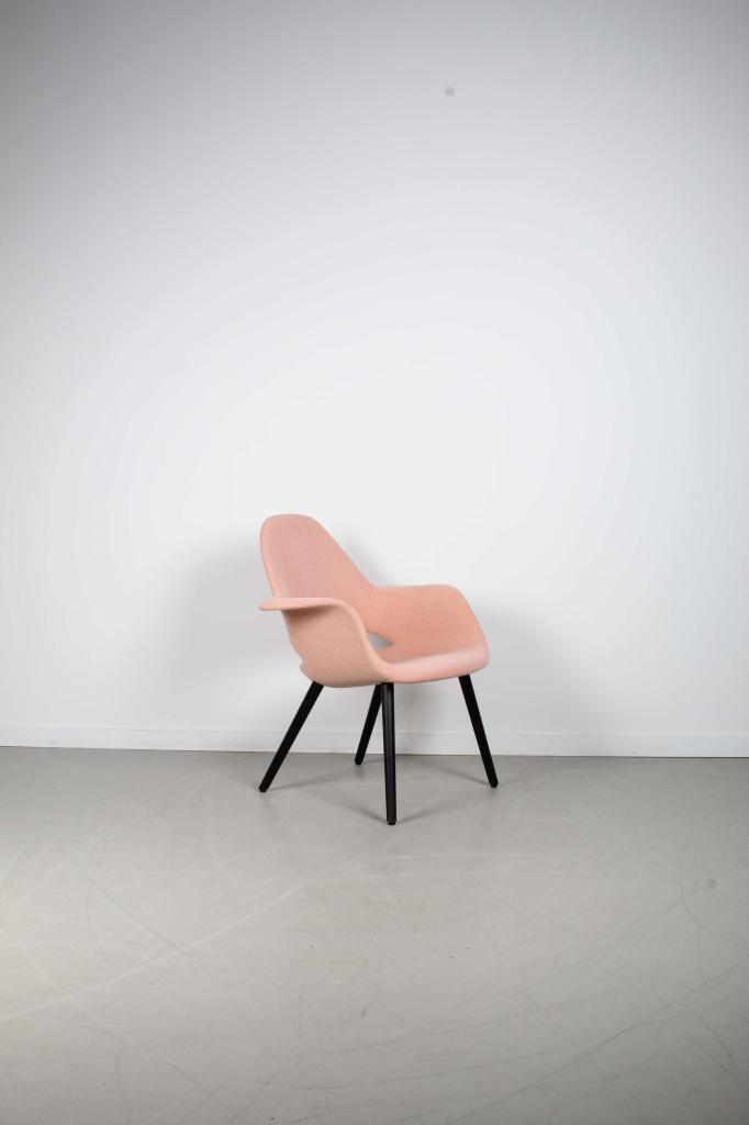 2x Vitra Organic Chair Roze Stof – Hout, Niet ingevuld, Overige kleuren, Niet ingevuld, Nieuw