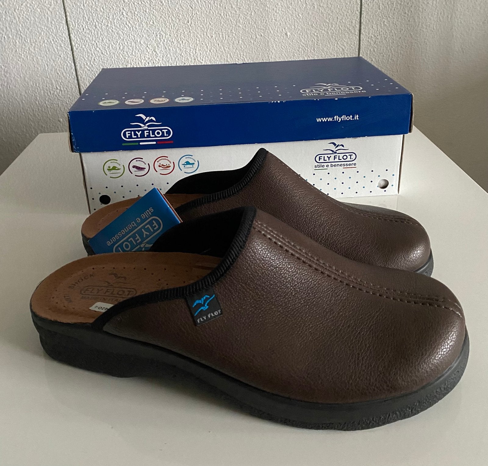 Fly Flot bruine pantoffels, echt leer, maat 41. Nieuw!!, Bruin, Nieuw, Ophalen of Verzenden, Pantoffels of Sloffen