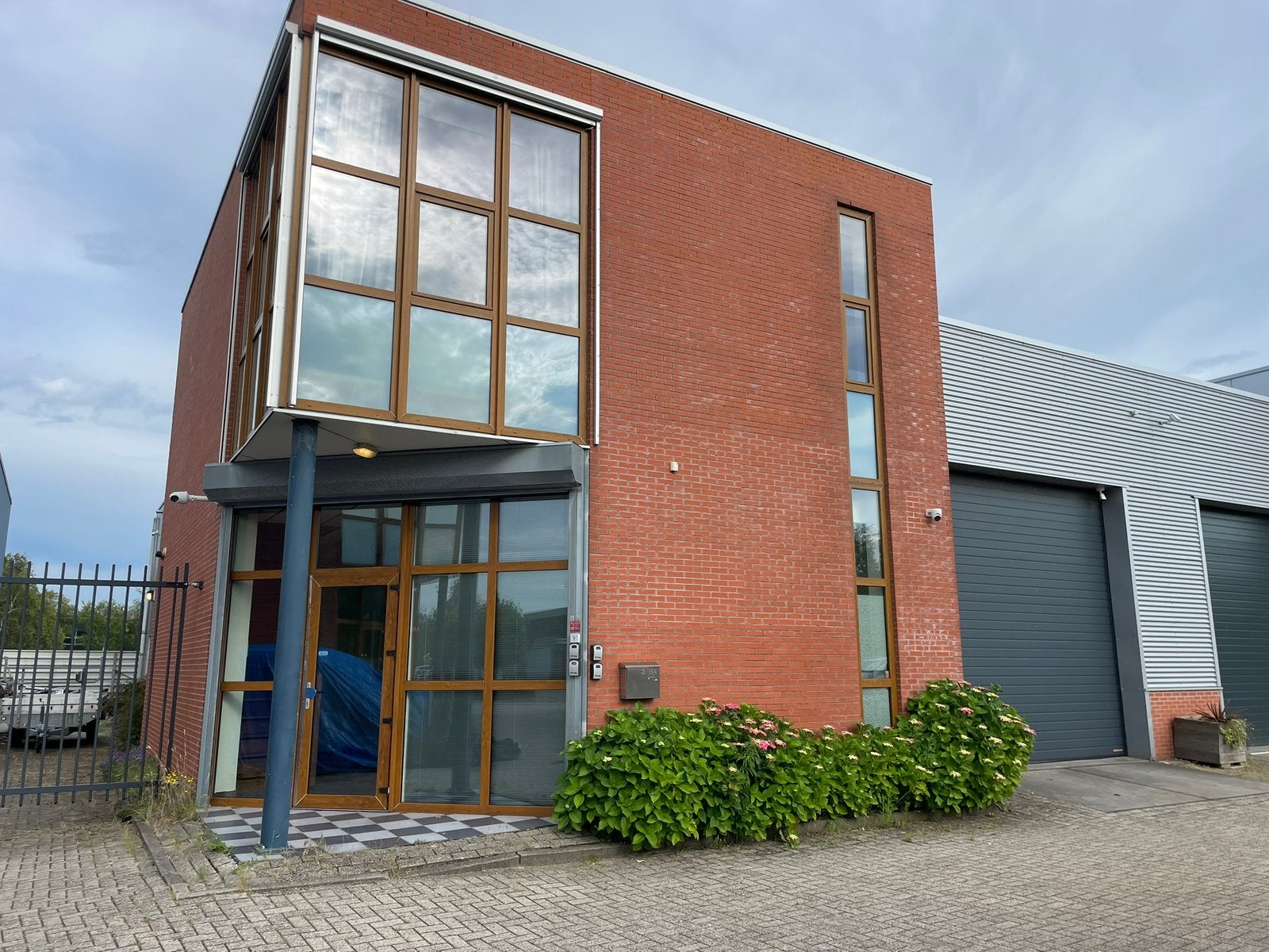 Bedrijfsruimte / kantoor / showroom etc., 140 m², Huur, Kantoorruimte