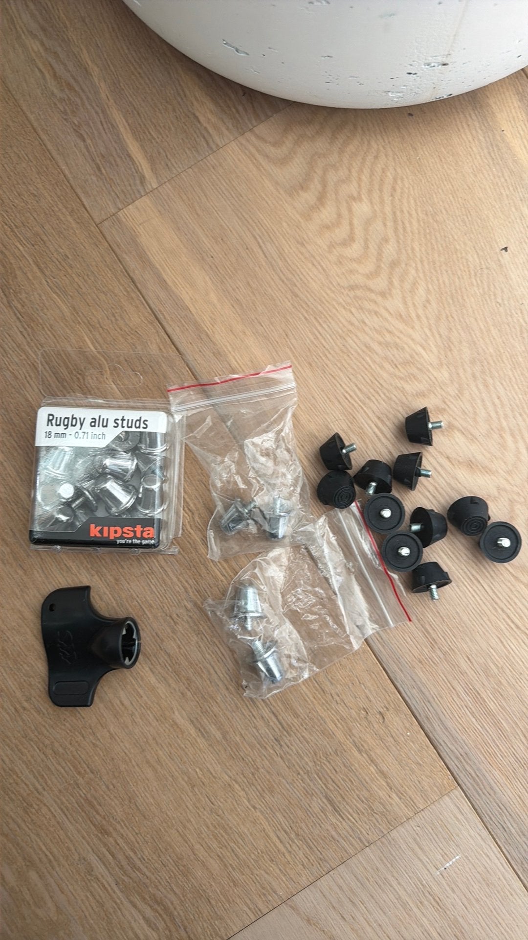 Rugby alu studs 18mm, Ophalen, Nieuw, Sportschoenen