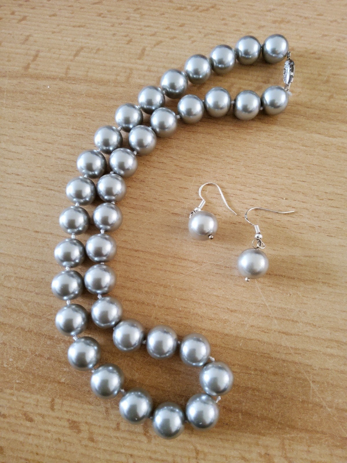 Elegante glazen parelketting en oorbellen set, Sieraden, Tassen en Uiterlijk, Kettingen, Ophalen of Verzenden, Zo goed als nieuw